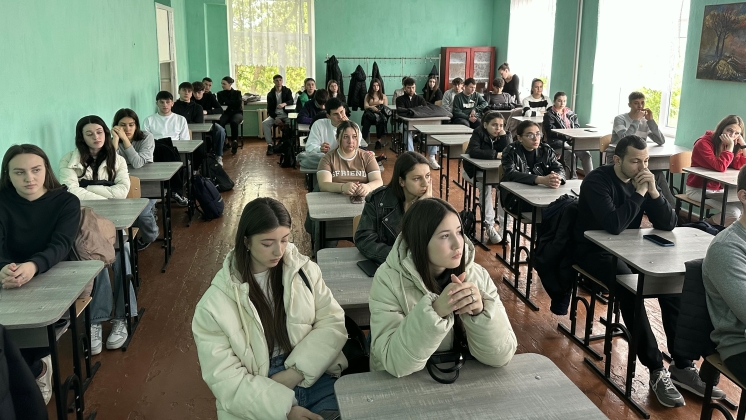 FACULTY MEMBERS OF THE ECONOMICS DEPARTMENT HELD A MEETING WITH STUDENTS FROM THE 11TH AND 12TH GRADES AT THE MAVRODI LYCEUM IN COMRAT