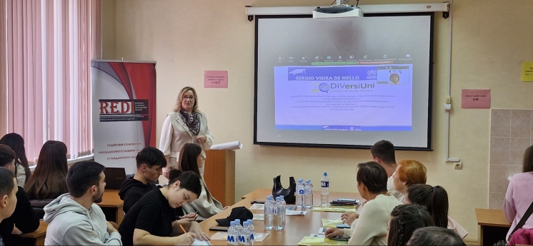 &Icirc;nt&acirc;lnire tematică &icirc;n cadrul proiectului DiVersiUni (Diversity + University + Dialogue)