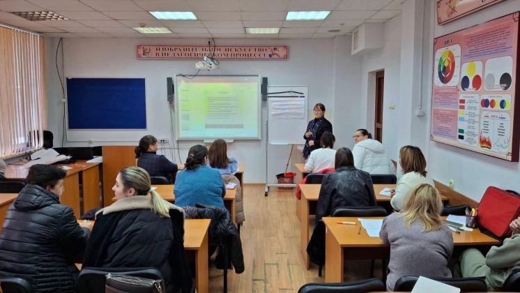 La Universitatea de Stat din Comrat, Departamentul de Educație Continuă și Dezvoltare a Carierei, în colaborare cu Catedra „Pedagogie și Psihologie”, au fost implementate programe de formare profesională continuă