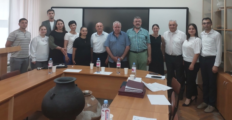 GAGAUZ FİLOLOGİYASI HEM İSTORİYA KAFEDRASINDAN II ŢİKLADA &lsquo;UNİVERSİTET &Ouml;NCESİ İSTORİYANIN &Uuml;&Uuml;RETM&Auml;K METODİKASI&rsquo; ZANAATINDA &Uuml;&Uuml;REN&Auml;N MPI-22 gr. STUDENTL&Auml;R MAGİSTERLİK TEZALARINI BAŞARIYLAN KORUDULAR