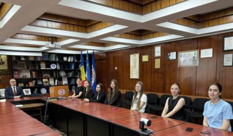 Studenții Colegiului &bdquo;M. Ciachir&rdquo; desfășoară practica la Universitatea de Stat din Comrat