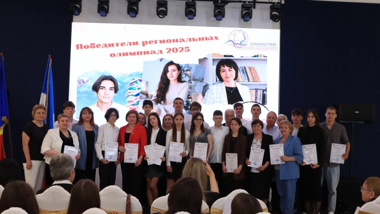 Un cadru didactic al Universității de Stat din Comrat a participat la ceremonia festivă de premiere a câștigătorilor olimpiadelor internaționale, republicane și regionale