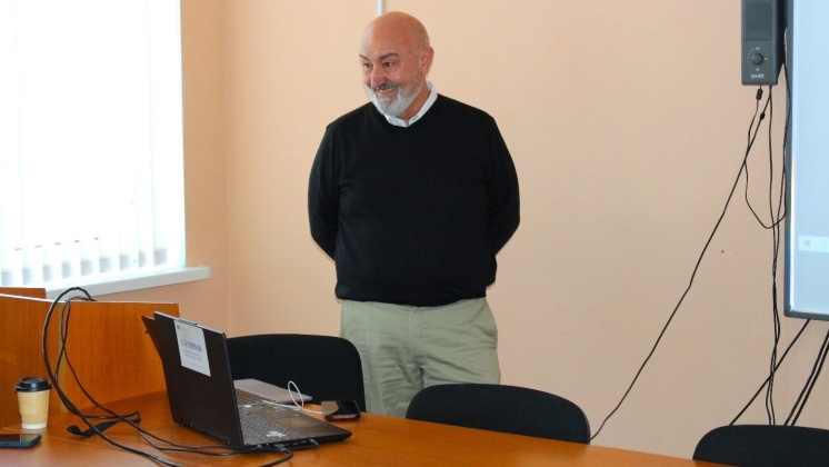 The public lecture by American Professor Douglas Arellanes on promoting civic activism among students was held at Comrat State University