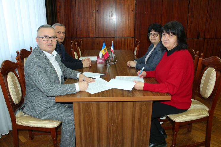 DGE și USC &icirc;și unesc eforturile pentru a &icirc;mbunătăți calitatea predării limbii găgăuze