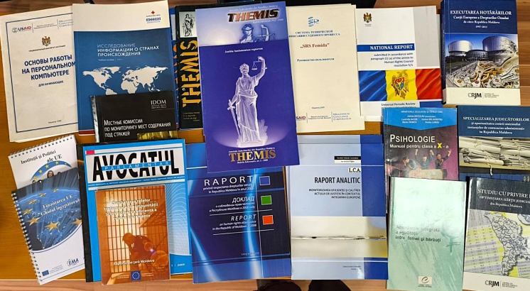 Biblioteca Științifică a primit &icirc;n dar o colecție de literatură juridică