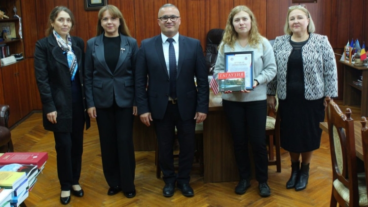 Universitatea de Stat din Comrat i-a exprimat recunoștința lui Kyrsten Myrup pentru contribuția sa în realizarea programului Fulbright English Teaching Assistant