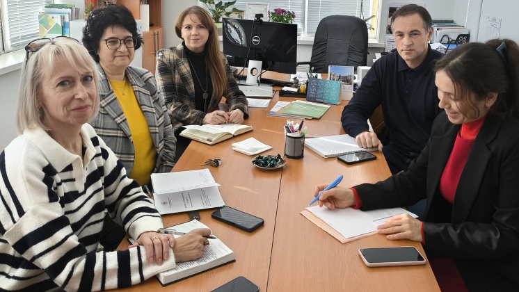 Пилотный этап проекта REFLECT Фаза II: качественное обучение через систему "равный-равному" в Республике Молдова