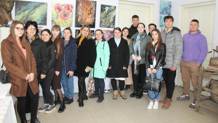 KDU-dan studentlär Beşalma küüyündä profesor, türkolog Lüdmila Pokrovskayanın 98 yıldönümü baalı Tombarlak masasında katıldılar