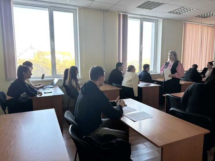 Komrat Devlet &Uuml;niversitesi&rsquo;nde &ldquo;İşletme Y&ouml;netimi&rdquo; Uzmanlığı Y&uuml;ksek Lisans &Ouml;ğrencileri i&ccedil;in Mesleki Staj Bilgilendirme Toplantısı D&uuml;zenlendi