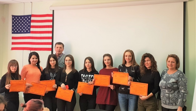 KDU-da ge&ccedil;ti esse yarışması &laquo;Drepturile copiilor &icirc;n lume/Права детей в  мире/D&uuml;nned&auml; uşakların hakları&raquo;