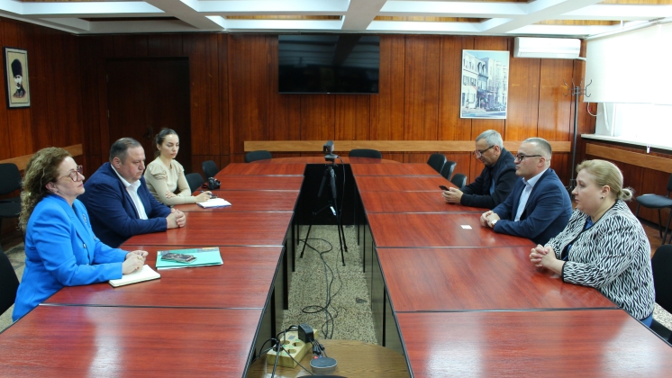 &Icirc;nt&acirc;lnire de lucru, astăzi a Directorului general cu atribuții de secretar de stat al Departamentului pentru Relația cu Republica Moldova (Romania), Constantin-Valentin Răducanu cu rectorul Universității de Stat din Comrat (USC) Serghei Zaharia