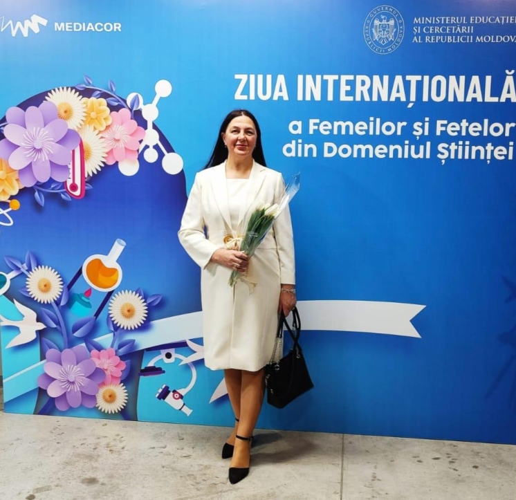 Doctor &icirc;n filologie, lector universitar Gullu KARANFIL prezintă USС la evenimentul femeilor &icirc;n știință și inovație, 1 martie 2025