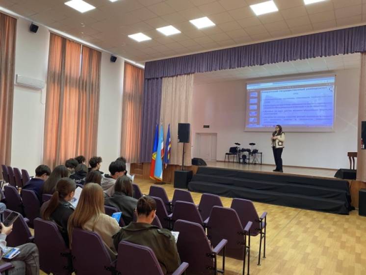 СSU professors held career guidance meetings in Comrat high schools