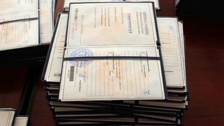 19 января 2021 года в стенах Комратского государственного университета прошла церемония вручения сертификатов педагогам, прошедшим курсы повышения квалификации по 5 программам