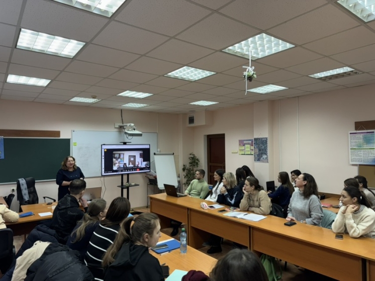 &Uuml;niversitelerarası Yuvarlak Masa: &ldquo;İnsan Hakları ve K&uuml;lt&uuml;rlerarası Ortamda Eğitim Akt&ouml;rlerinin Korunması&rdquo;