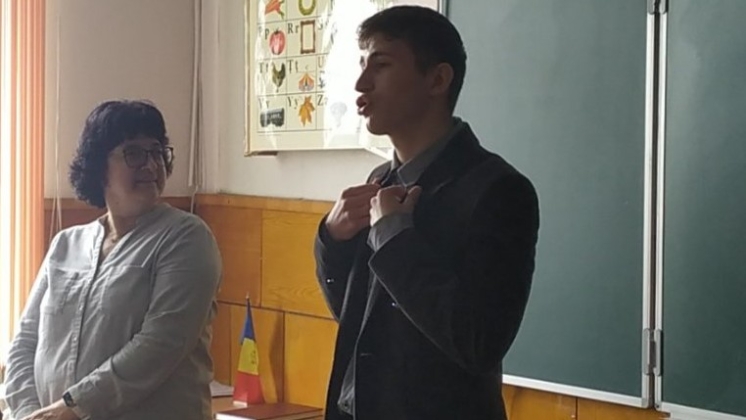 Millet kultura fakultetin &uuml;&uuml;retmenneri hem studentleri Gavril Gaydarcının adına teoretik liţeyind&auml; &uuml;&uuml;renicil&auml;rl&auml;n buluşmak