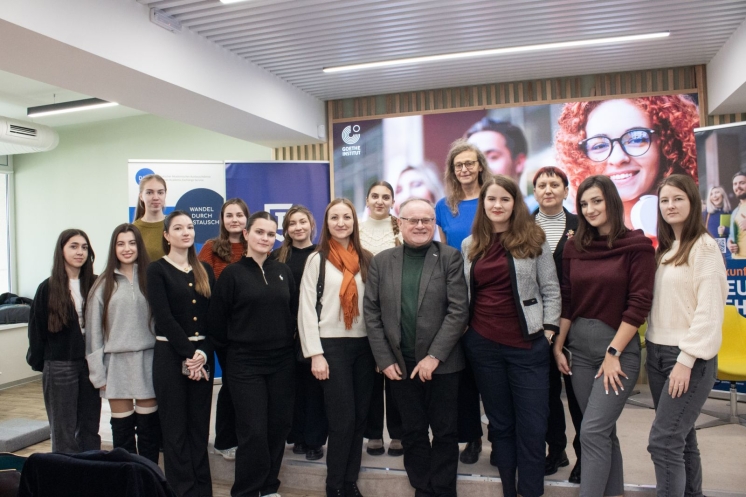 KDU &Ouml;ğrencilerinin Almanca &Ouml;ğretmenlik Uygulaması ve Savunma Sonu&ccedil;ları &Uuml;zerine