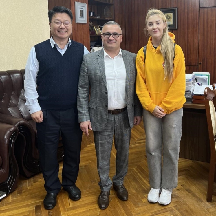 &Icirc;nt&acirc;lnire introductivă cu participanții grupului de studiu al limbii coreene din Găgăuzia