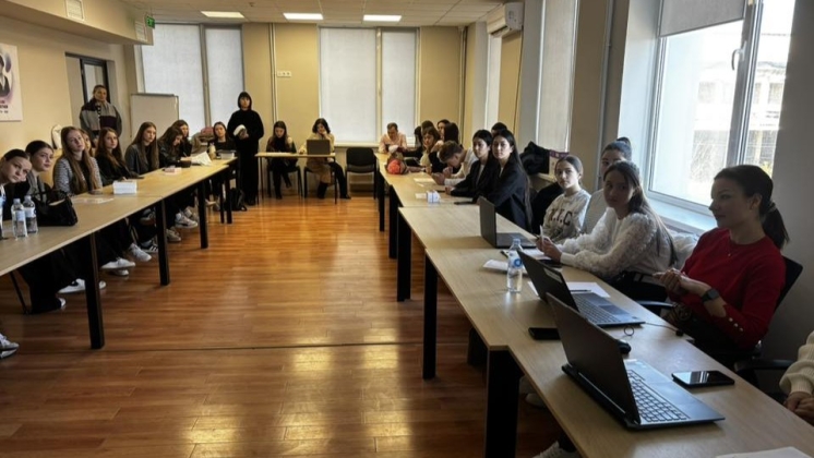 Participarea unui Profesor de la Universitatea de Stat din Comrat în Calitate de Membru al Juriului la Olimpiada IT Regională la Cursul „Antreprenoriat”