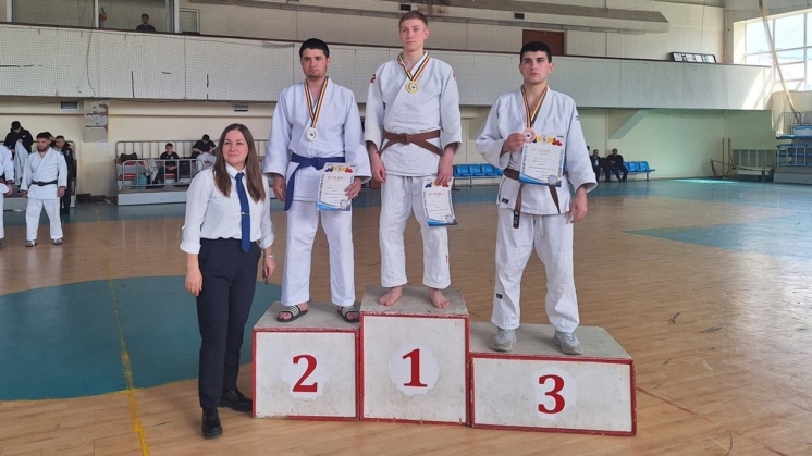 Medalia de argint a fost câștigată de către studentul Facultății de Drept a Universității de Stat din Comrat Nicolae Ștefoglo la Campionatul Național Studențesc de Judo-2024 a Republicii Moldova