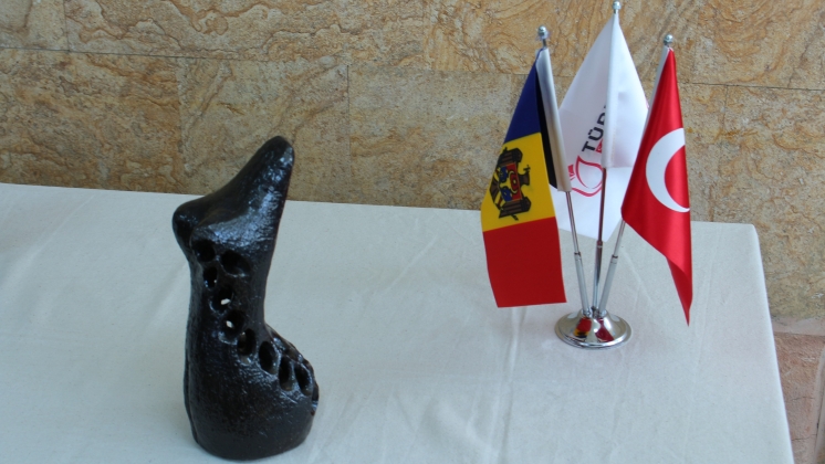 Expoziție personală de ceramică tematică "Femei și Abundență" a desfășurat la Universitatea de Stat din Comrat pe data de 19 aprilie 2024