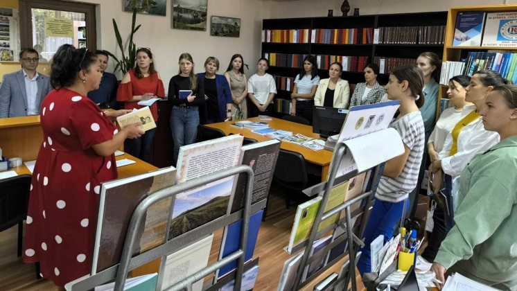 Komrat Devlet Üniversitesi Bilimsel Kütüphanesi, yüksek lisans öğrencileriyle "Araştırma çalışmalarında bibliyografik referansların hazırlanması hem bilgi kaynaklarının alıntılanması kuralları" konulu bir eğitim semineri düzenledi