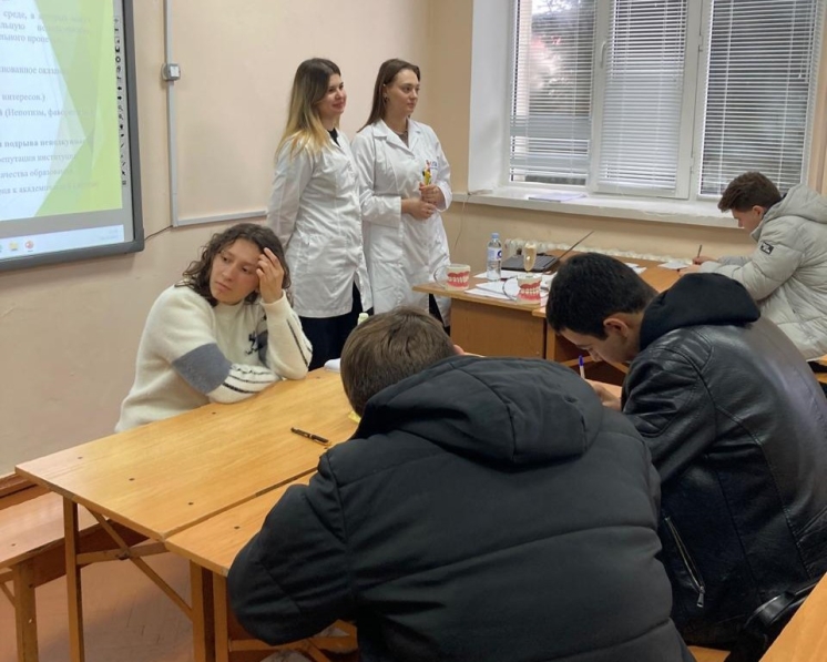 В КГУ прошли публичные уроки по гигиене полости рта