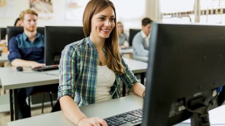 T&uuml;rkiye Cumhuriyeti Kişinev B&uuml;y&uuml;kel&ccedil;iliğinden KDU T&uuml;rk Dili ve Edebiyatı B&ouml;l&uuml;m&uuml; &Ouml;ğrencilerine Destek