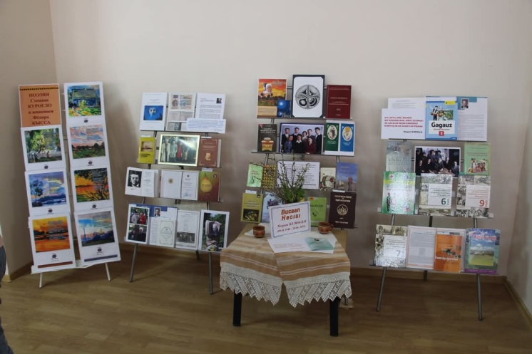 The faculty members of the Department of Gagauz Philology and History of Comrat State University, along with students, participated in the Round Table dedicated to the Gagauz writer Stepan Kuroglo