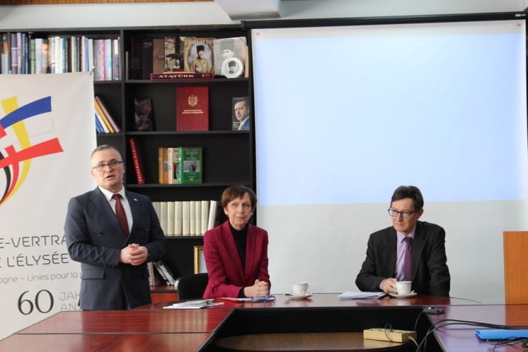 A meeting of the German Ambassador to Moldova Margret Webber and the French Ambassador Paul Graham with the students from Foreign Languages Department took place at Сomrat State University