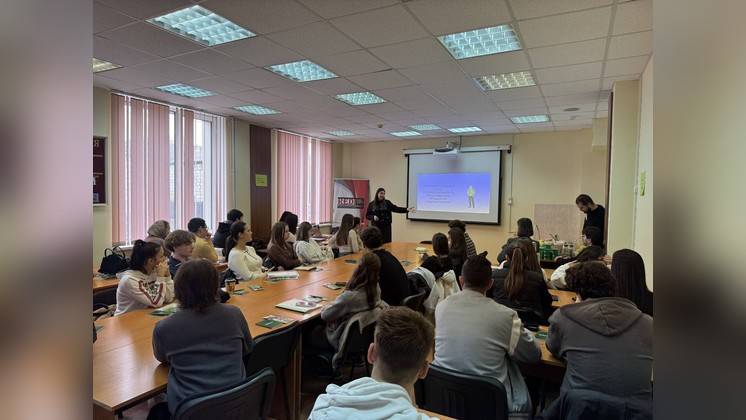 CSU economics students met with Microinvest representatives for an interactive financial literacy session