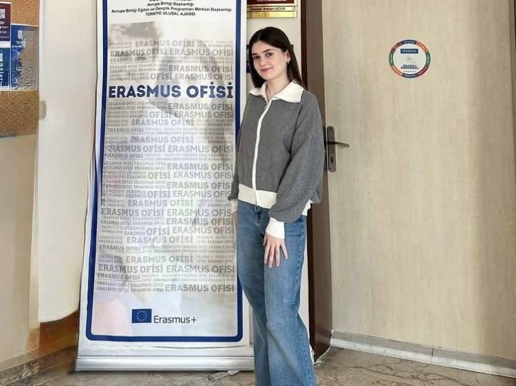 Студентка КГУ успешно завершила обучение по программе Erasmus+ в Университете Карабюк