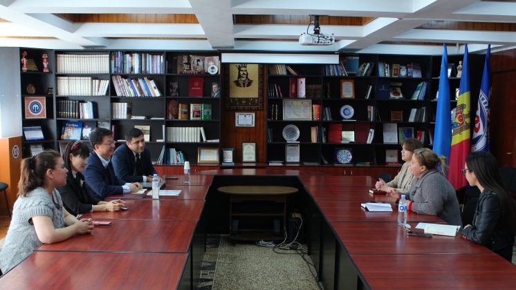 Se Jong Kore K&uuml;lt&uuml;r&uuml; ve Dili Merkezi temsilcilerinin Komrat Devlet &Uuml;niversitesi'ni ziyareti