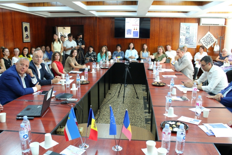 La Universitatea de Stat din Comrat a avut loc o masă rotundă dedicată sărbătorii naționale a Republicii Moldova: „Limba noastră”