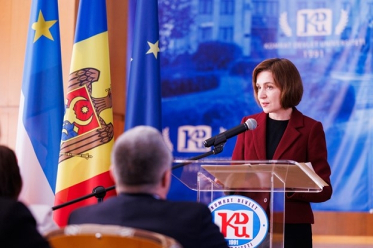Președinta Republicii Moldova, Maia Sandu, a făcut vizitei în Universitatea de Stat din Comrat