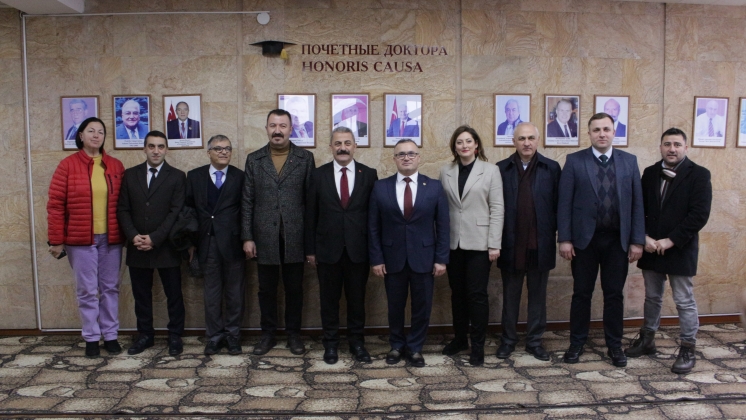 Președinția pentru turcii din străinătate și comunitățile aferente a vizitat Universitatea de Stat din Comrat