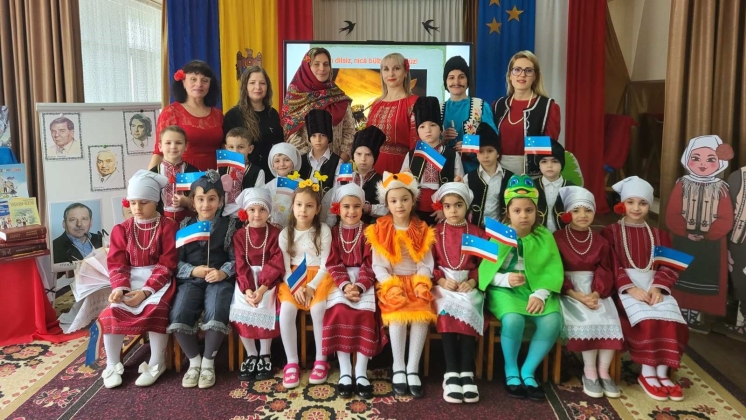 26 Nisan'da Komrat'taki 5 No'lu "Родничок" anaokulu "Ana dilim - tatlı bal!" etkinliğini d&uuml;zenledi