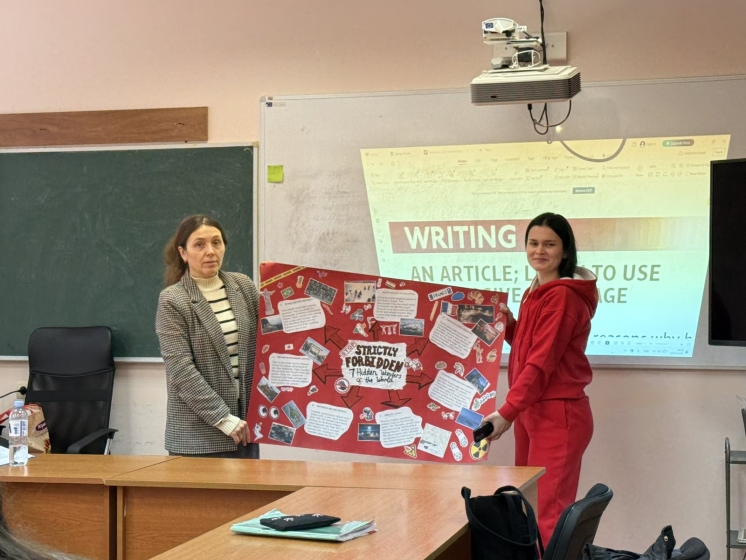 Komrat Devlet &Uuml;niversitesi Yabancı Diller B&ouml;l&uuml;m&uuml;&rsquo;nde &Ouml;ğrenci Poster Sunumları