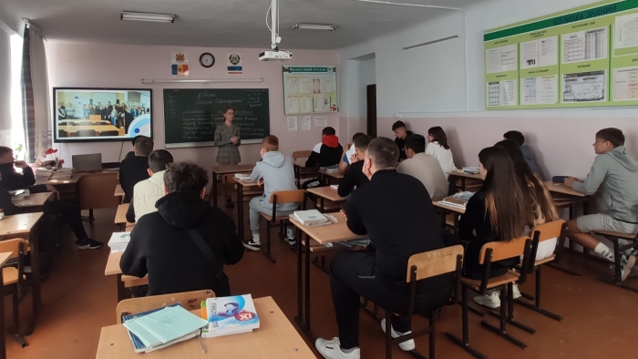 Преподаватели экономического факультета кафедры Бухгалтерского учета и финансов посетили Региональный спортивный лицей-интернат м. Комрат и Теоретический лицей им. Н. Третьякова