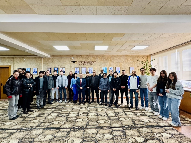 В Комратском государственном университете состоялось вручение студенческих билетов иностранным студентам