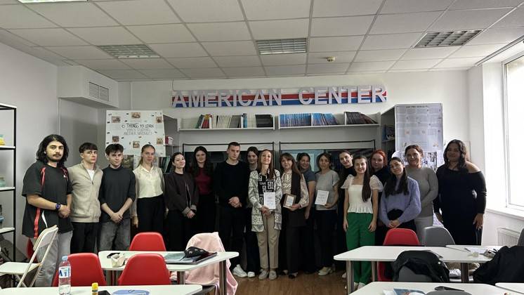 Comrat Devlet &Uuml;niversitesi &ouml;ğrencileri &Ouml;ğretmenler G&uuml;n&uuml;&rsquo;n&uuml; &ouml;zel bir tematik dersle kutladı