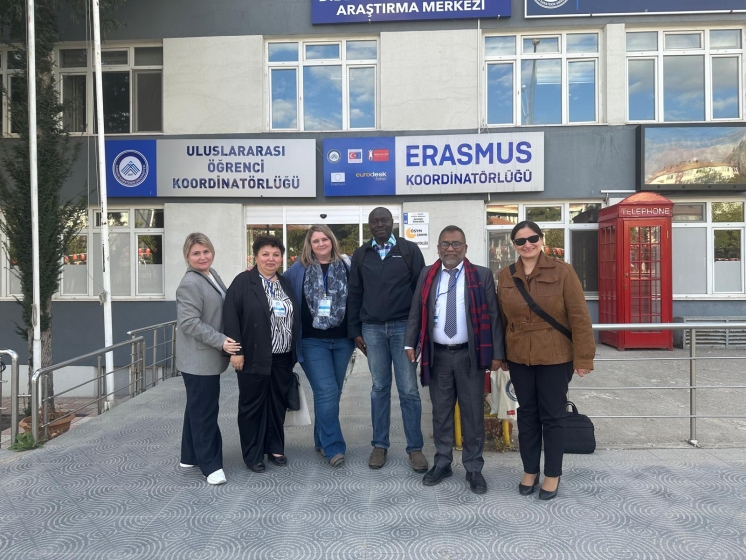 Komrat Devlet Üniversitesi öğretim üyeleri, Erasmus+ akademik hareketlilik programı kapsamında Çankırı Karatekin Üniversitesini ziyaret etti